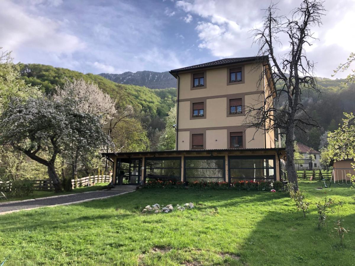 Zvjezdana Dolina Garni Hotel 앤드리자비카 외부 사진